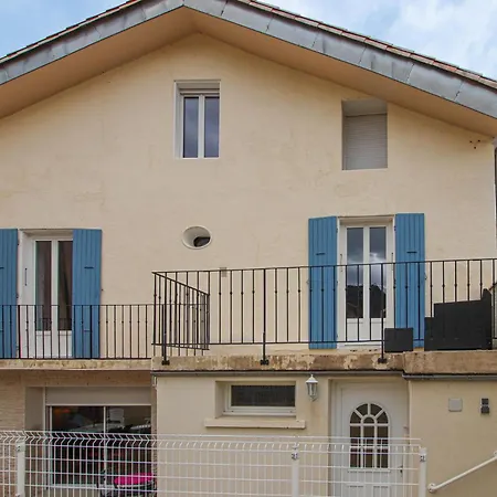 Сasa de vacaciones Awesome Home In Nyons With House A Panoramic View Nyons