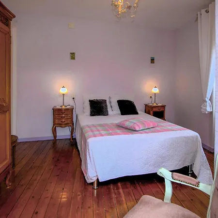 2 Bedroom Cozy In